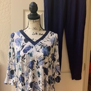 Donna Karan Navy and White Floral Sleepwear